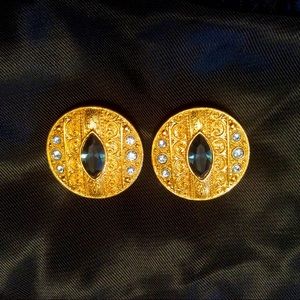 ❤️3/$15❤️ CLIP ON earrings